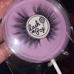 Lash pop Lav me baby lashes